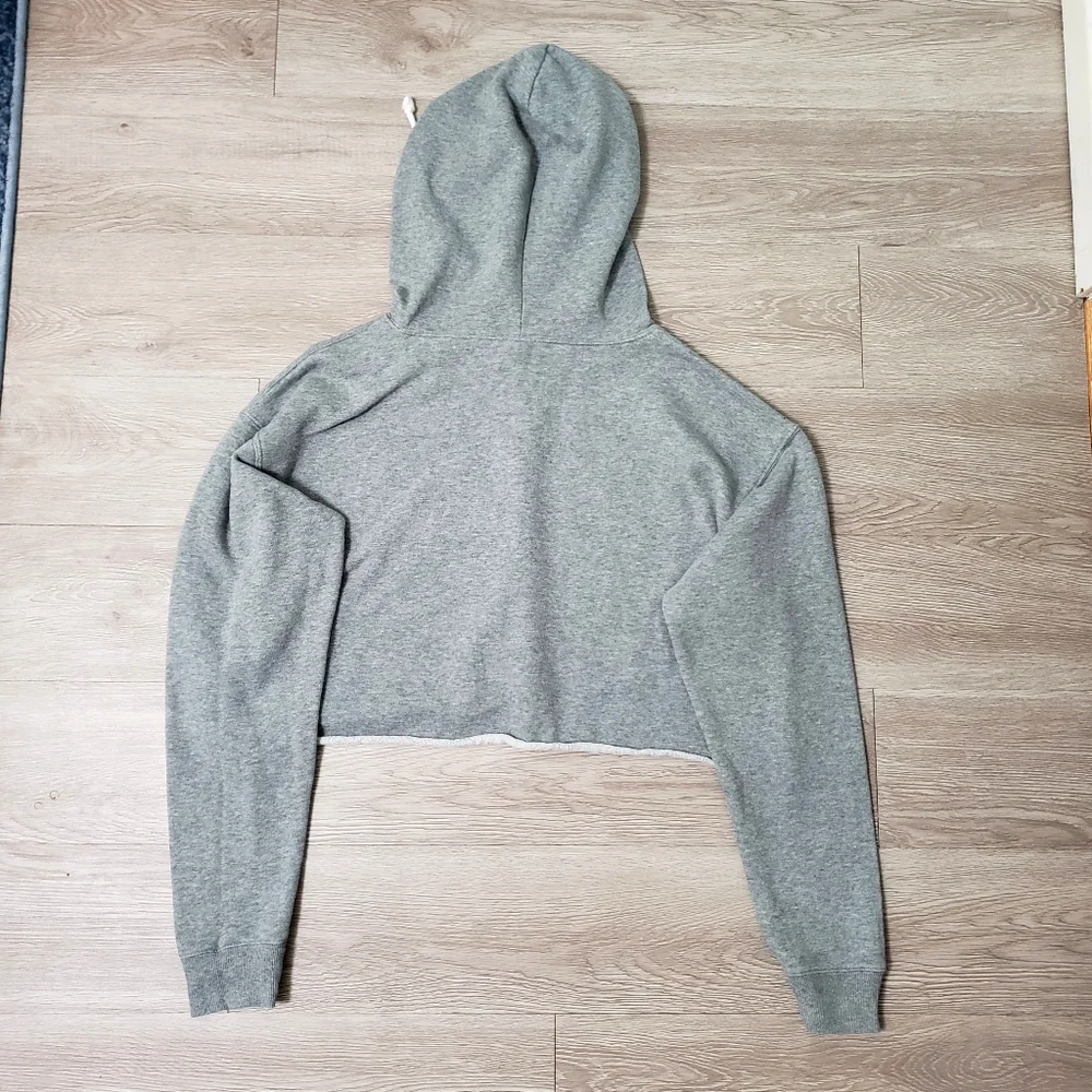 Wild Fable size Medium grey cropped hooded sweatshirt casual - Picture 5 of 7
